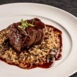 Foto 2 Tornedor de mignon ao molho demi glace com risoto de funghi – Alex Souto (Copy)